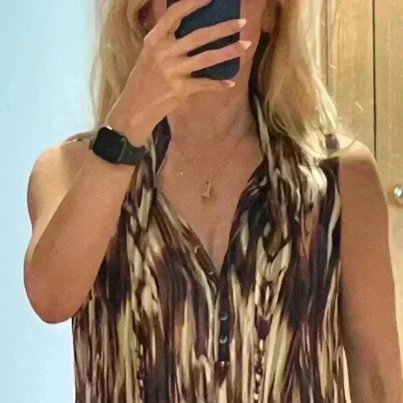 Classique Entier Sleeveless Multicolor/Watercolor 100% Silk Top in a size small. - Picture 9 of 14